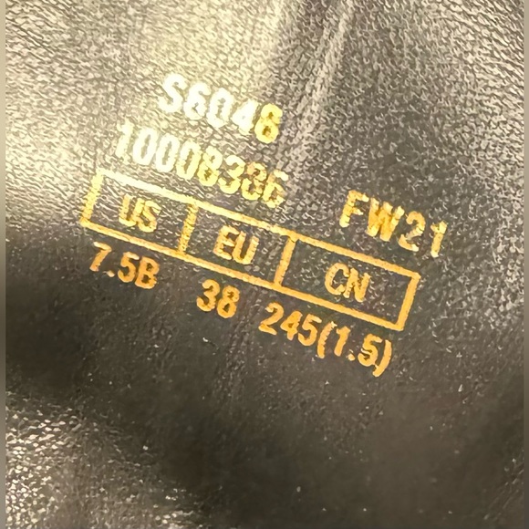 STUART WEITZMAN - Mint condition - Sondra booties - black - worn once - Picture 5 of 5